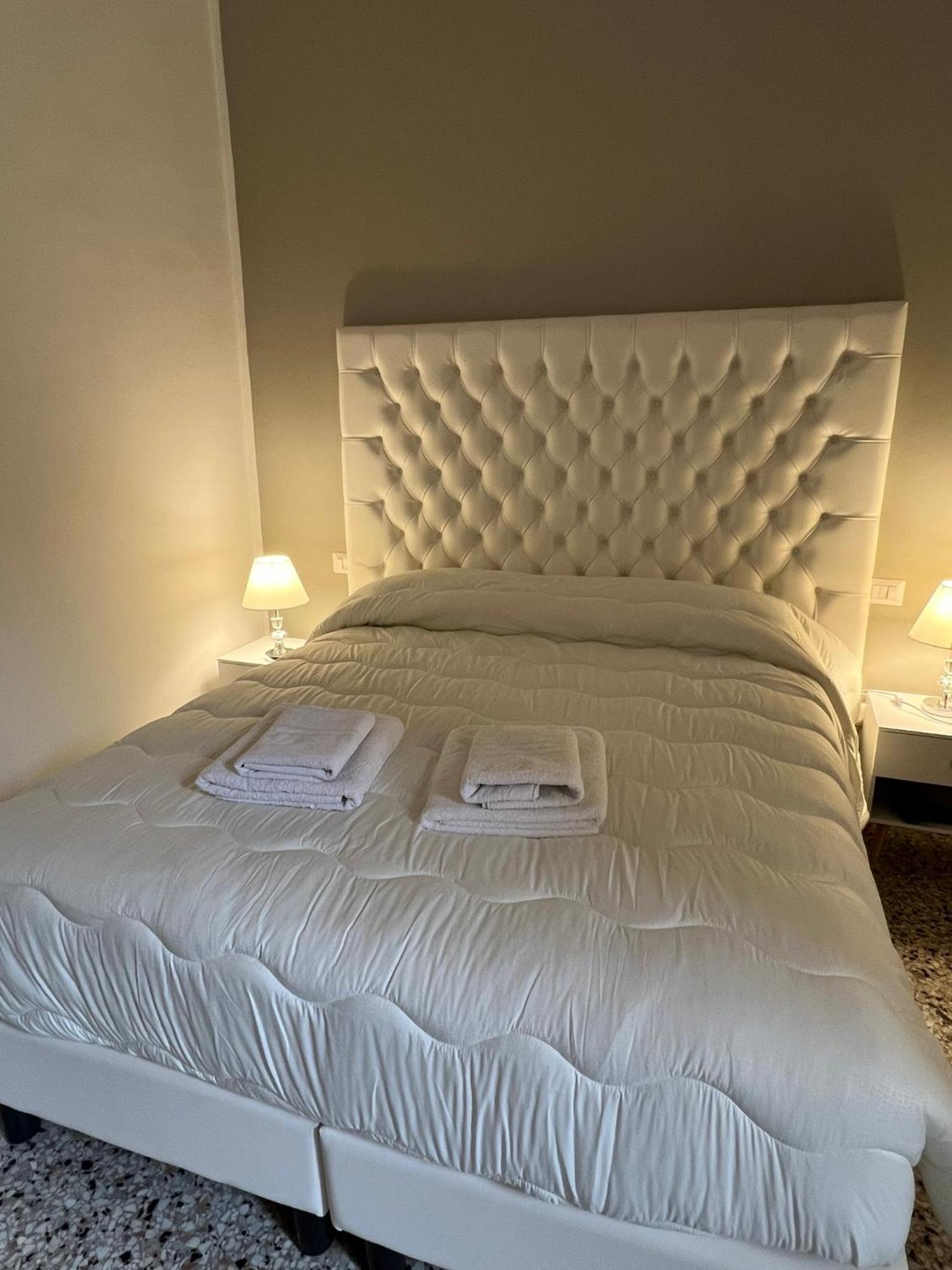 Luxury Room Anelli Center Of Roma Exteriör bild